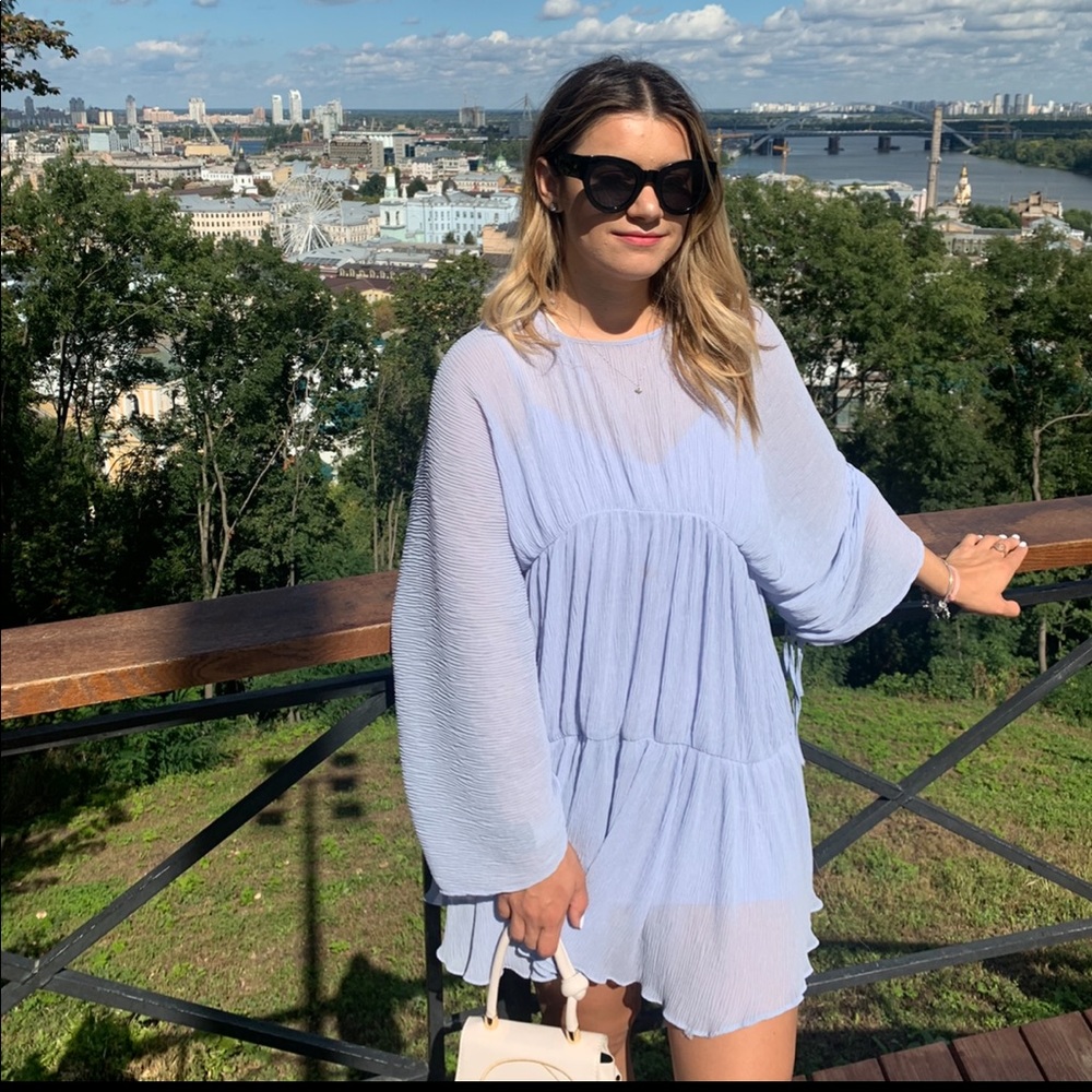 Gorgeous flowy dress from Zara